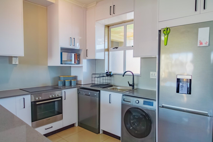 To Let 3 Bedroom Property for Rent in Sea Point Western Cape